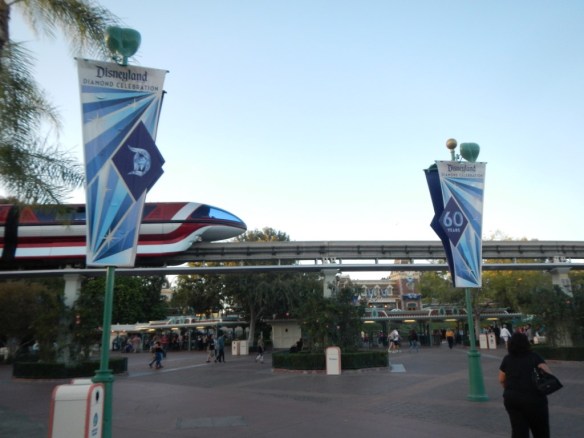 2015 Disneyland Half Marathon 10th Anniversary Party 001