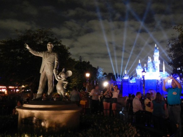 2015 Disneyland Half Marathon 10th Anniversary Party 004